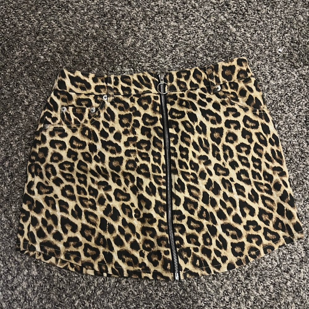 Forever 21 Animal Print Mini Skirt with Zipper